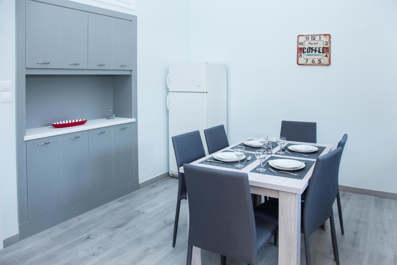 Sunny And Minimal Apt In Glyfada With 3 Bdrm Athens Luaran gambar