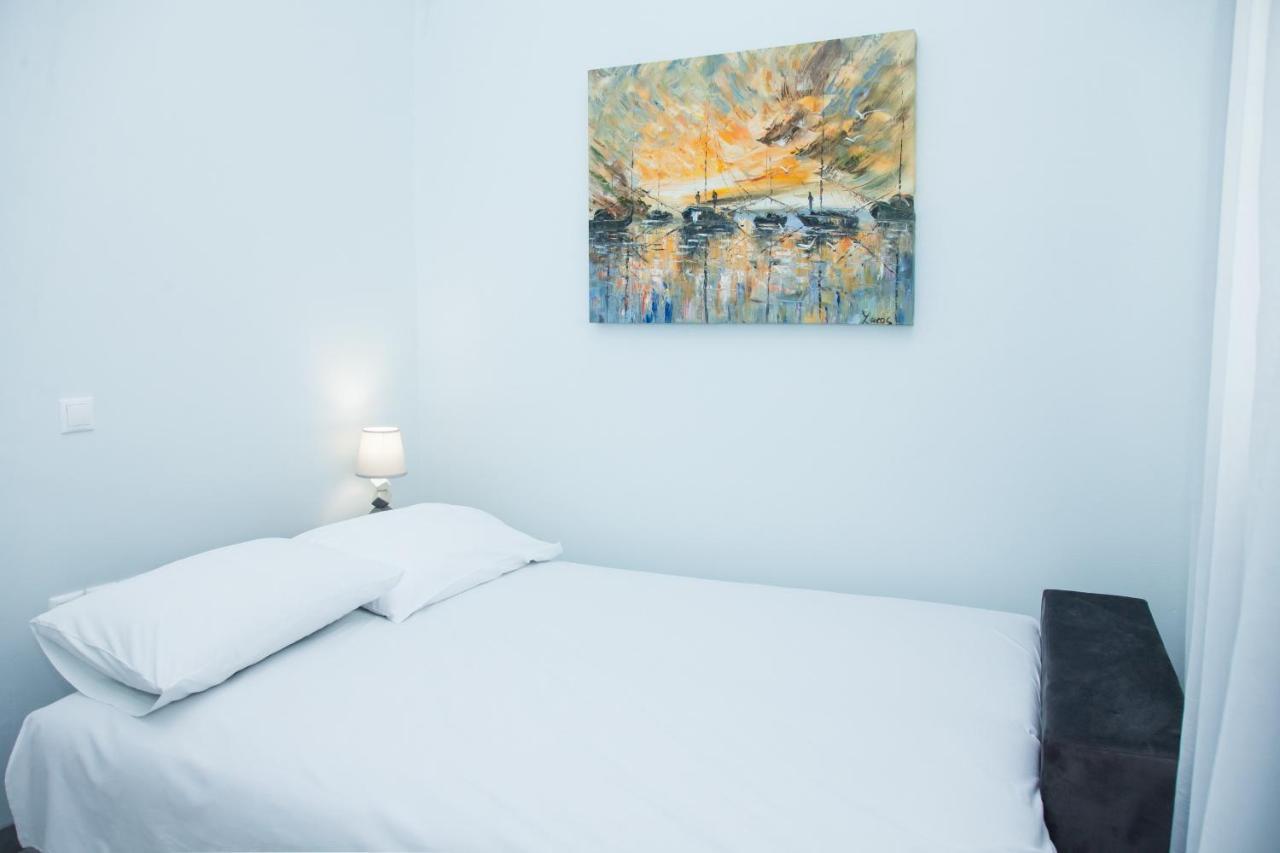 Sunny And Minimal Apt In Glyfada With 3 Bdrm Athens Luaran gambar