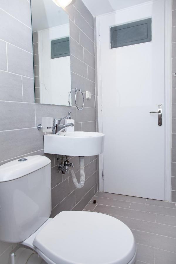 Sunny And Minimal Apt In Glyfada With 3 Bdrm Athens Luaran gambar