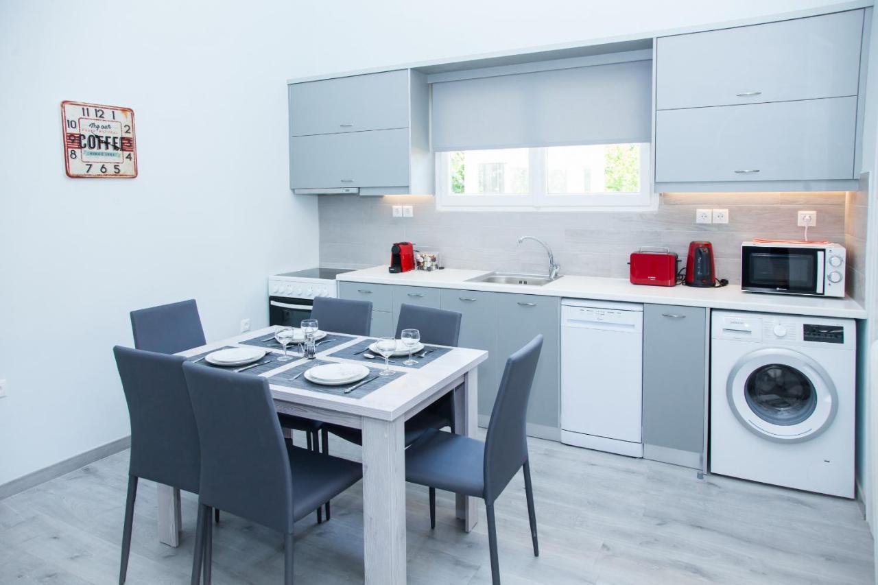 Sunny And Minimal Apt In Glyfada With 3 Bdrm Athens Luaran gambar