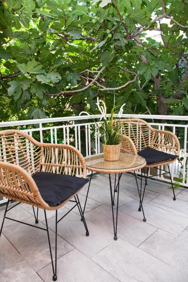Sunny And Minimal Apt In Glyfada With 3 Bdrm Athens Luaran gambar